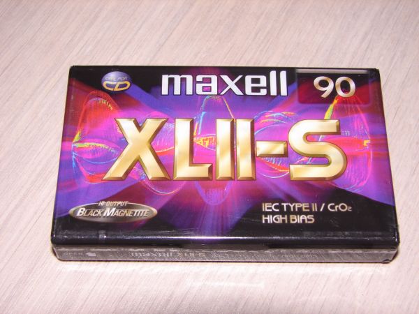 Аудиокассета  Maxell XLII-S 90 (EU) (1998 - 2000 г.)